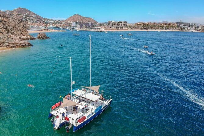 3 hour Snorkeling and Catamaran in Cabo San Lucas - Stop 1: The Arch of Cabo San Lucas and the nearby highlights