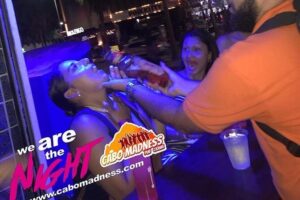 All you can drink- Club Crawl Los Cabos - Where You Meet: El Squid Roe Check-In Without Overthinking