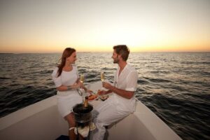 Cabo Arch Sunset Yacht Tour - Dinner & Drinks — Up to 18 Guests - Timing matters: 3pm in winter, 5pm in summer