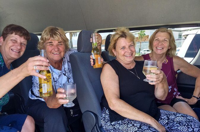 Cabo Shuttle Transportation round tríp prívate shuttle 1 to up 5 people - Value check: $200 per group can be a smart deal