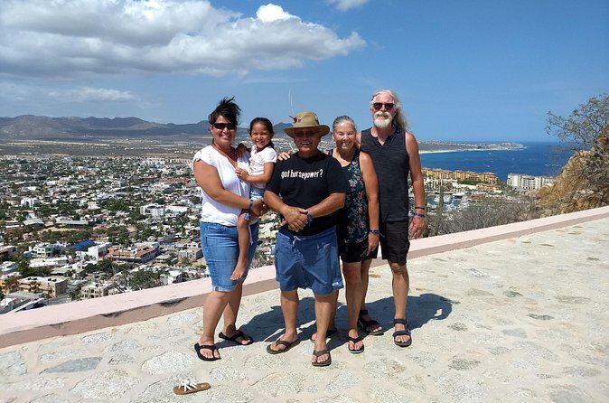 Cabo Shuttle Transportation round tríp prívate shuttle 1 to up 5 people - Who this shuttle fits best