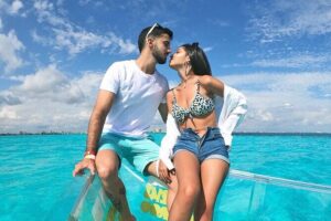 Cabo's Original Clear Boat Tour: See all of the tourist locations - Wildlife Underfoot: Fish, Sea Lions, and Pelicans