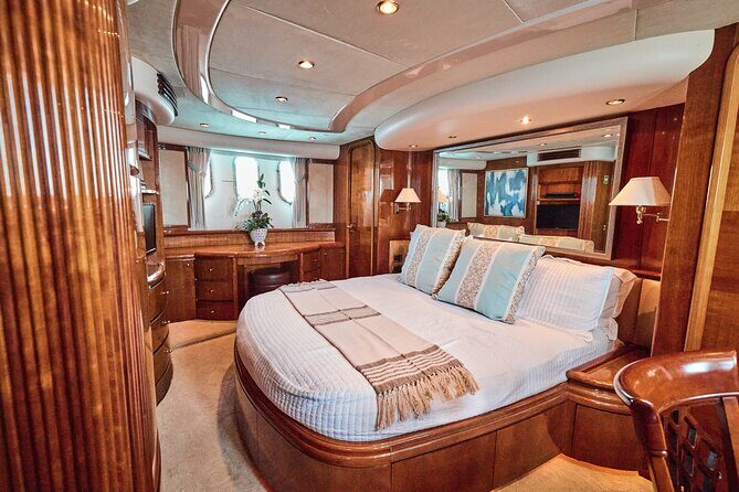 Heather Nikki 80 ft Italian Azimut Yacht Rental - Menu Planning That Works for Real Groups (Not Just Marketing)