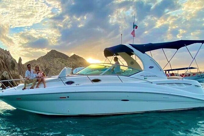 Los Cabos Private Yacht Whale Watching & Drinks - Up to 18 Guests - Stop Focus: The Arch of Cabo San Lucas and Why It’s More Than a Photo Op