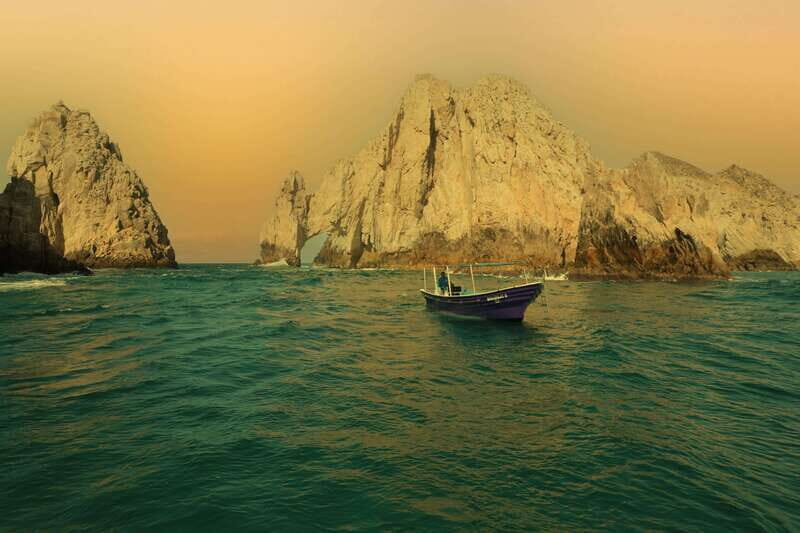 Los Cabos: Sunset Boat Tour to the Arch and Sea Lions - The 1-hour route from El Balconcito to El Arco