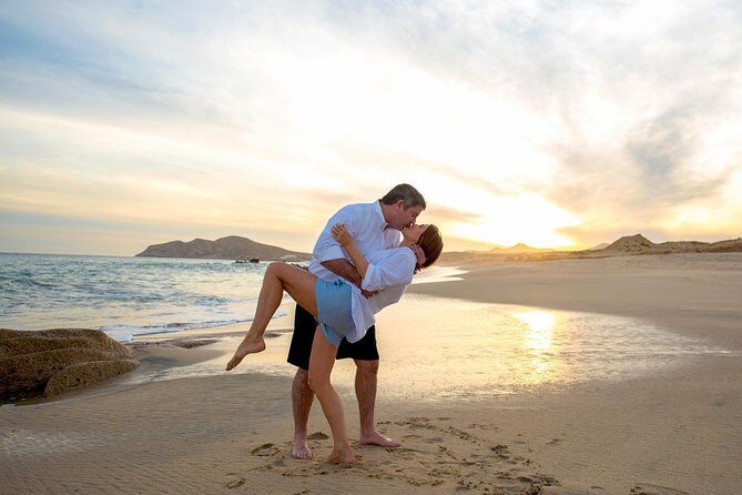 Photo Session in Los Cabos - Los Cabos Stop: Classic Cabo Angles for Big Memories