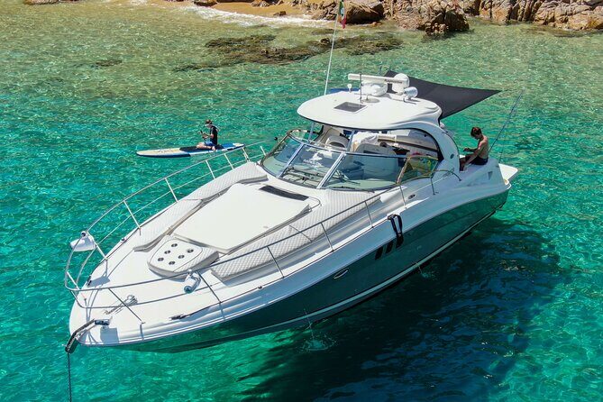 Private Yacht Sea Ray all-inclusive charter in Cabo - Getting to the marina and finding the boat fast