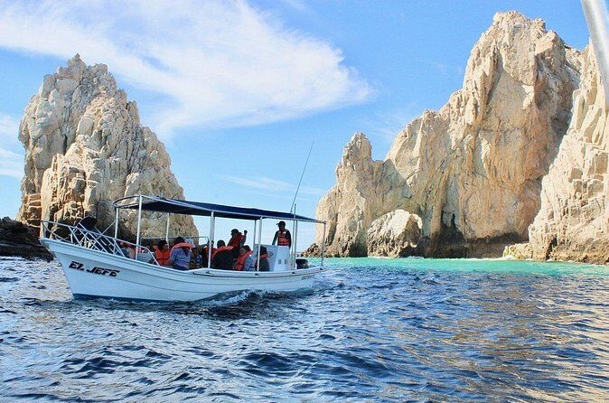 Shared walks to the arch of Cape San Lucas - The route: marine life, iconic beaches, and rock formations